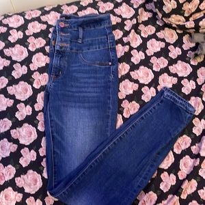 brand refuge jeans in the size 2 and was never worn